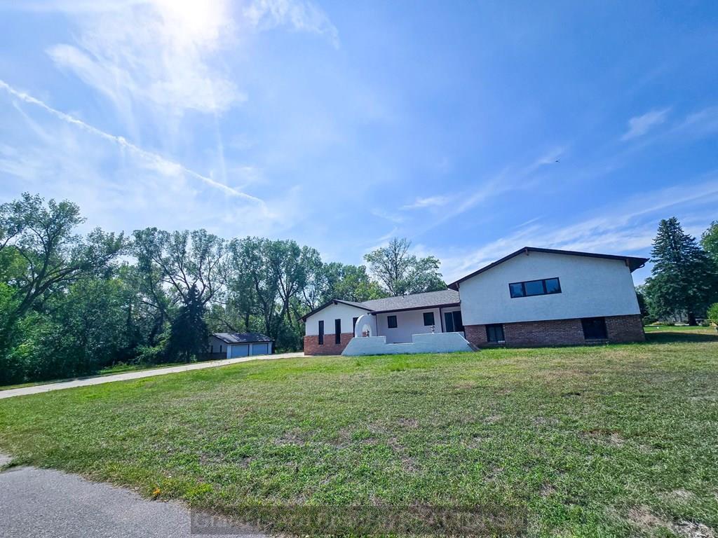 Grand Island, Nebraska 68801, United States, 4 Bedrooms Bedrooms, ,3 BathroomsBathrooms,Residential,Active,206481