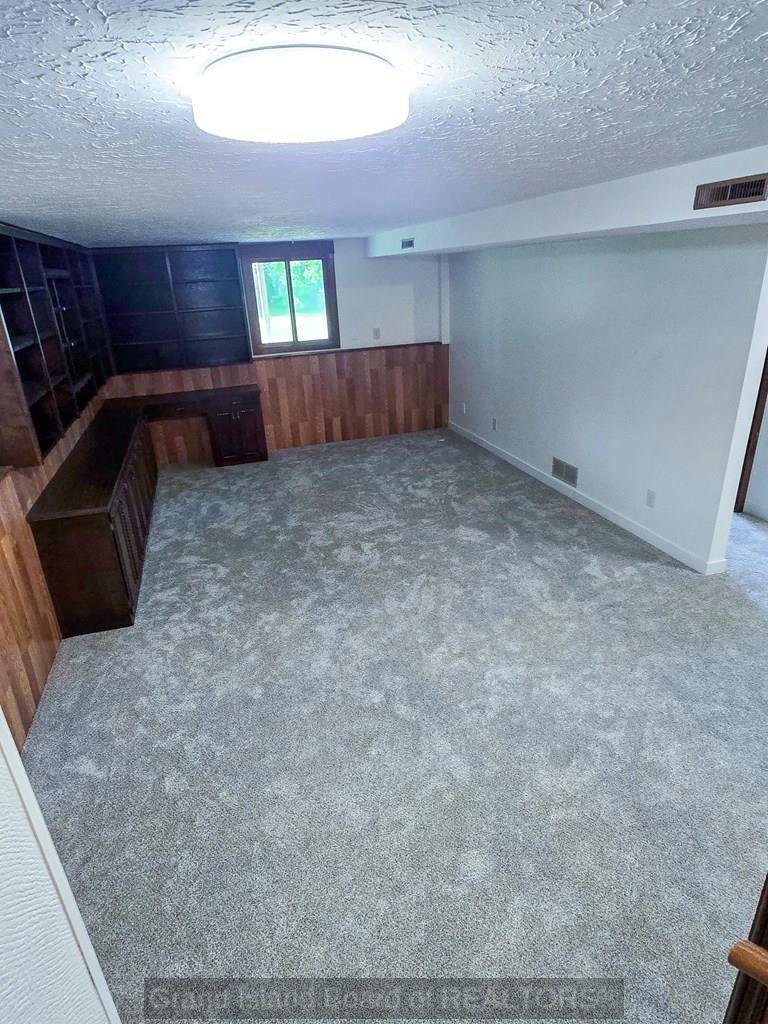 Grand Island, Nebraska 68801, United States, 4 Bedrooms Bedrooms, ,3 BathroomsBathrooms,Residential,Active,206481