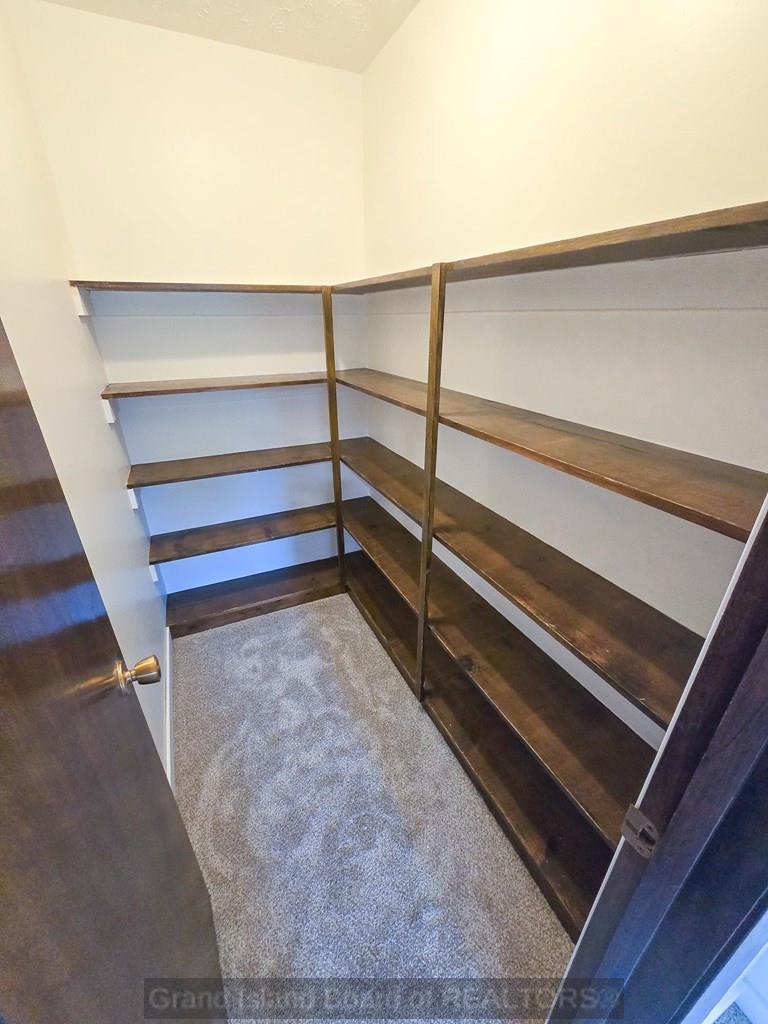 Grand Island, Nebraska 68801, United States, 4 Bedrooms Bedrooms, ,3 BathroomsBathrooms,Residential,Active,206481