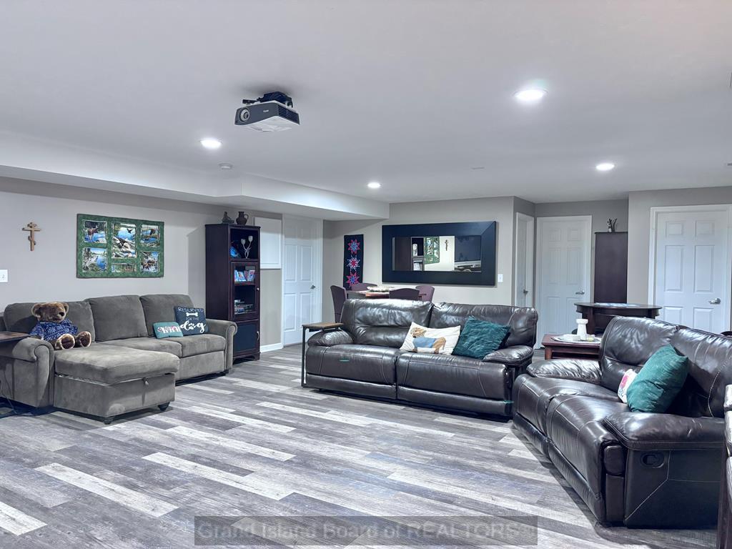 Grand Island, Nebraska 68801, United States, 5 Bedrooms Bedrooms, ,3 BathroomsBathrooms,Residential,Active,241688