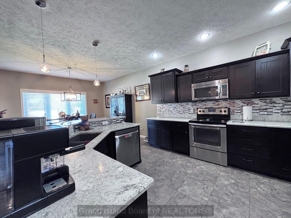 Grand Island, Nebraska 68801, United States, 5 Bedrooms Bedrooms, ,3 BathroomsBathrooms,Residential,Active,241688