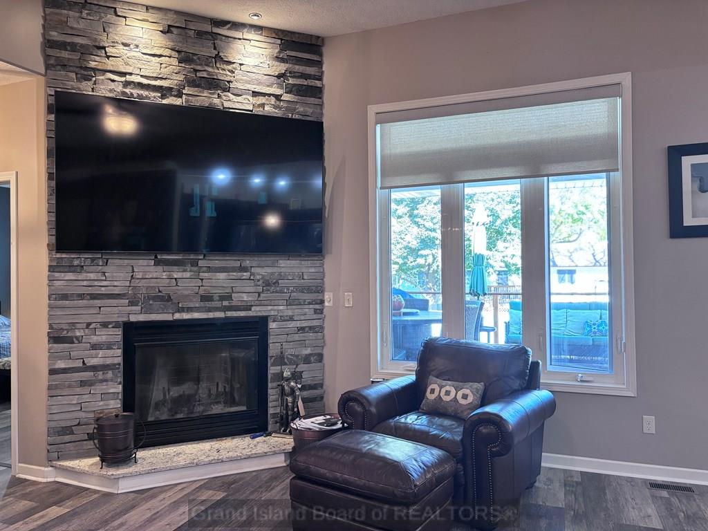 Grand Island, Nebraska 68801, United States, 5 Bedrooms Bedrooms, ,3 BathroomsBathrooms,Residential,Active,241688