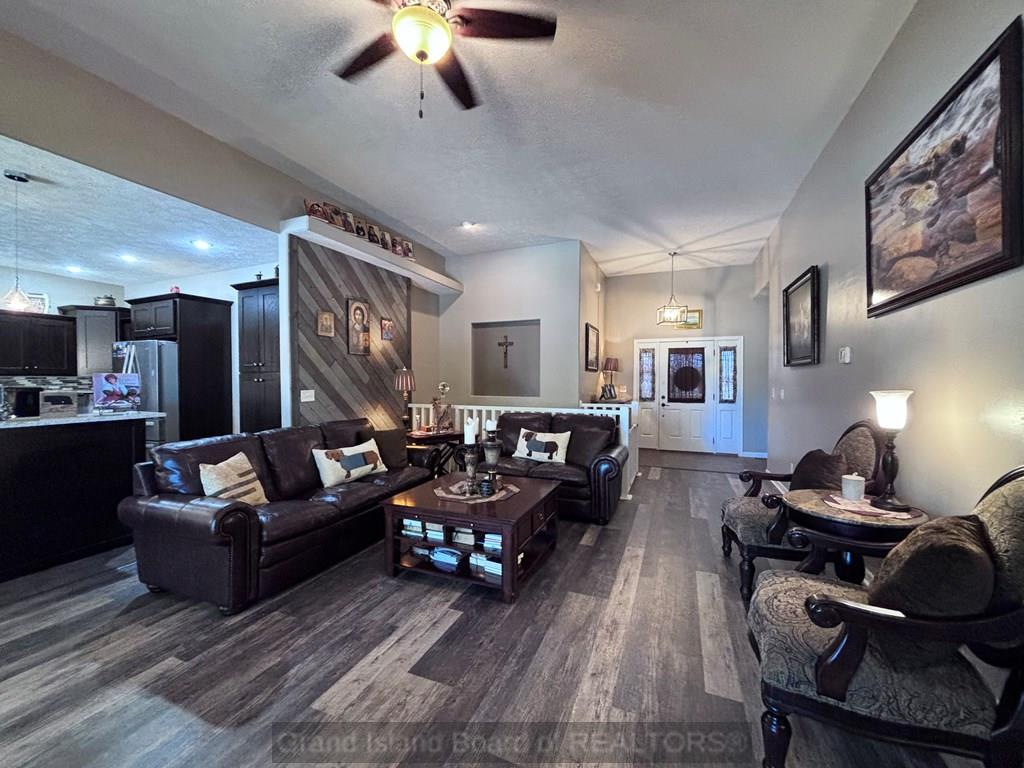 Grand Island, Nebraska 68801, United States, 5 Bedrooms Bedrooms, ,3 BathroomsBathrooms,Residential,Active,241688