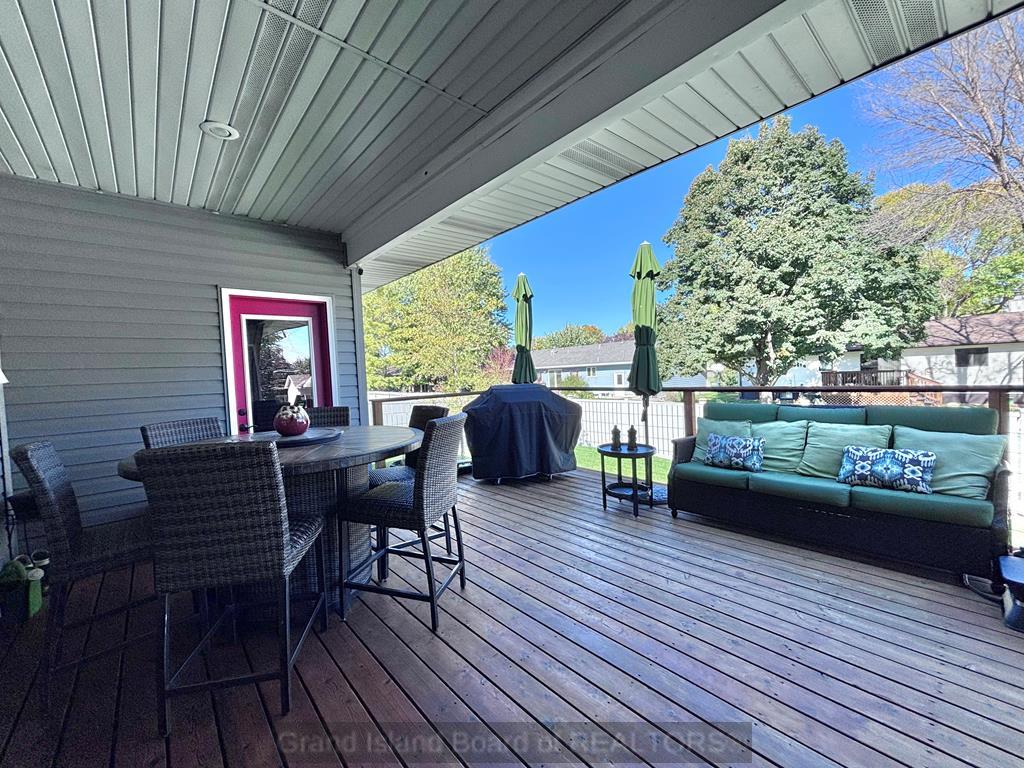 Grand Island, Nebraska 68801, United States, 5 Bedrooms Bedrooms, ,3 BathroomsBathrooms,Residential,Active,241688