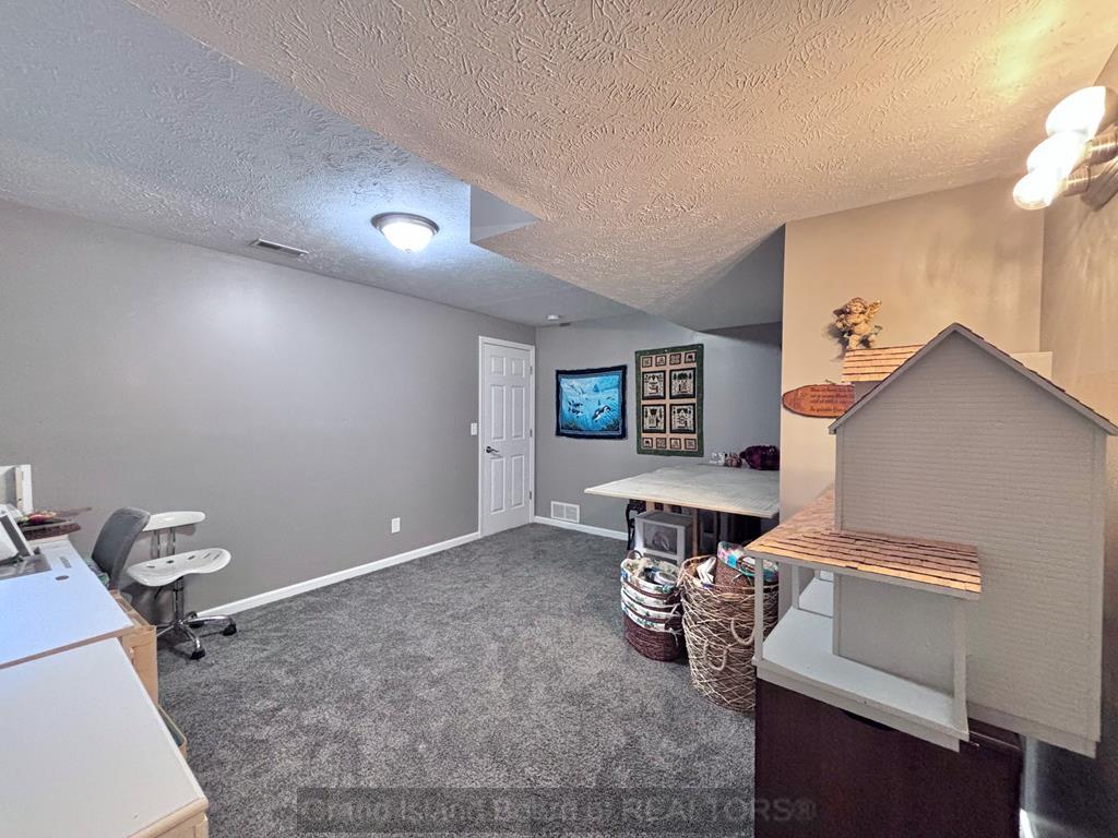 Grand Island, Nebraska 68801, United States, 5 Bedrooms Bedrooms, ,3 BathroomsBathrooms,Residential,Active,241688