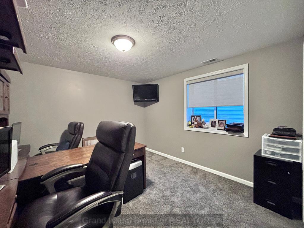 Grand Island, Nebraska 68801, United States, 5 Bedrooms Bedrooms, ,3 BathroomsBathrooms,Residential,Active,241688