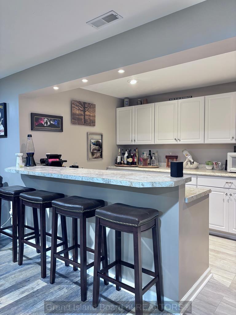 Grand Island, Nebraska 68801, United States, 5 Bedrooms Bedrooms, ,3 BathroomsBathrooms,Residential,Active,241688