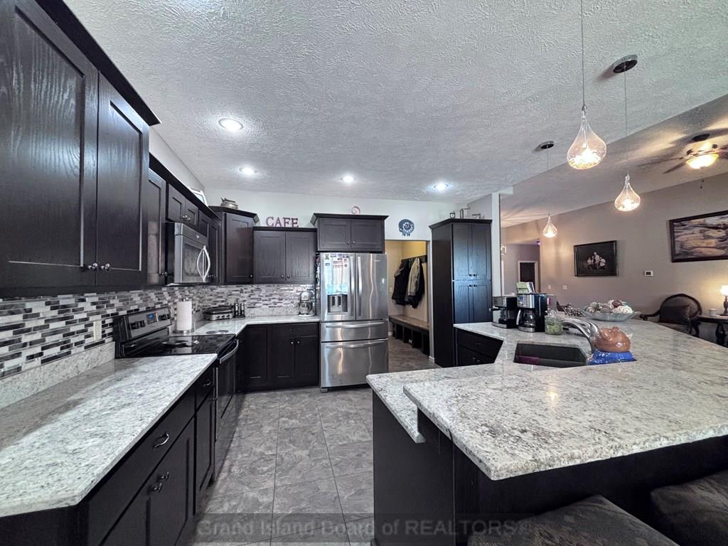 Grand Island, Nebraska 68801, United States, 5 Bedrooms Bedrooms, ,3 BathroomsBathrooms,Residential,Active,241688