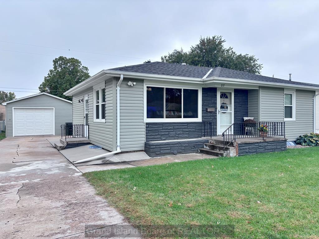 Grand Island, Nebraska 68801, United States, 2 Bedrooms Bedrooms, ,2 BathroomsBathrooms,Residential,Active,236502