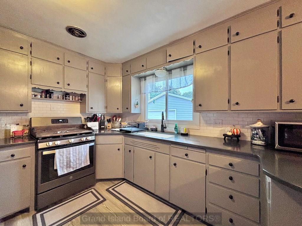 Grand Island, Nebraska 68801, United States, 2 Bedrooms Bedrooms, ,2 BathroomsBathrooms,Residential,Active,236502