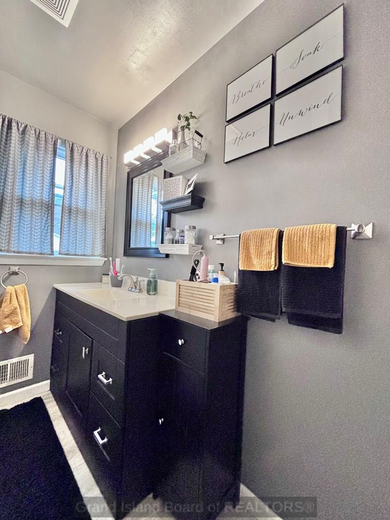 Grand Island, Nebraska 68801, United States, 2 Bedrooms Bedrooms, ,2 BathroomsBathrooms,Residential,Active,236502