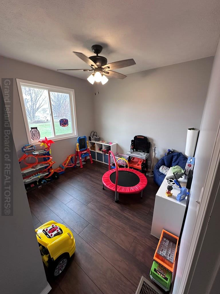 St. Libory, Nebraska 68872, United States, 5 Bedrooms Bedrooms, ,2 BathroomsBathrooms,Residential,Active,124830