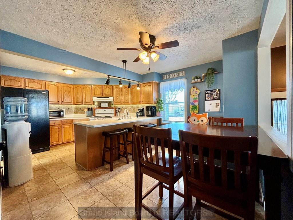 Grand Island, Nebraska 68803, United States, 2 Bedrooms Bedrooms, ,2 BathroomsBathrooms,Residential,Pending,84569