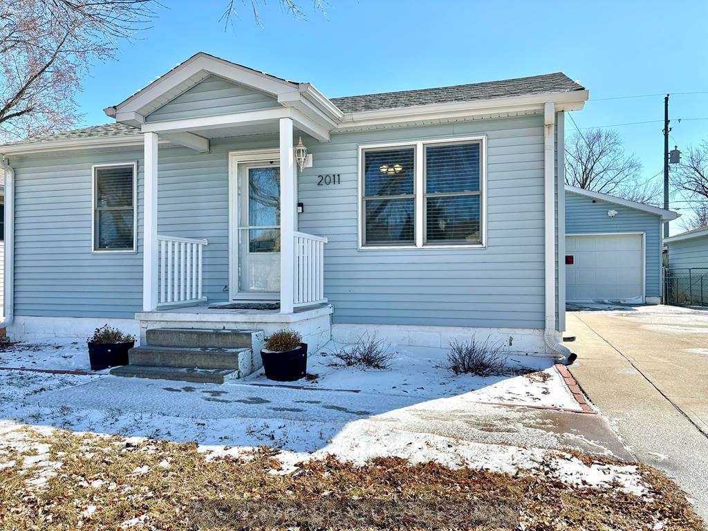 Grand Island, Nebraska 68803, United States, 2 Bedrooms Bedrooms, ,2 BathroomsBathrooms,Residential,Pending,84569