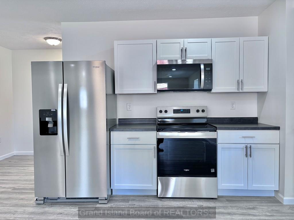 Hastings, Nebraska 68901, United States, 4 Bedrooms Bedrooms, ,2 BathroomsBathrooms,Residential,Active,218985