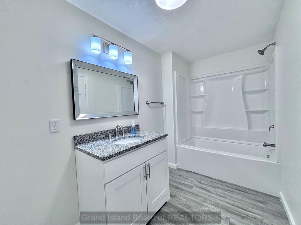 Hastings, Nebraska 68901, United States, 4 Bedrooms Bedrooms, ,2 BathroomsBathrooms,Residential,Active,218985