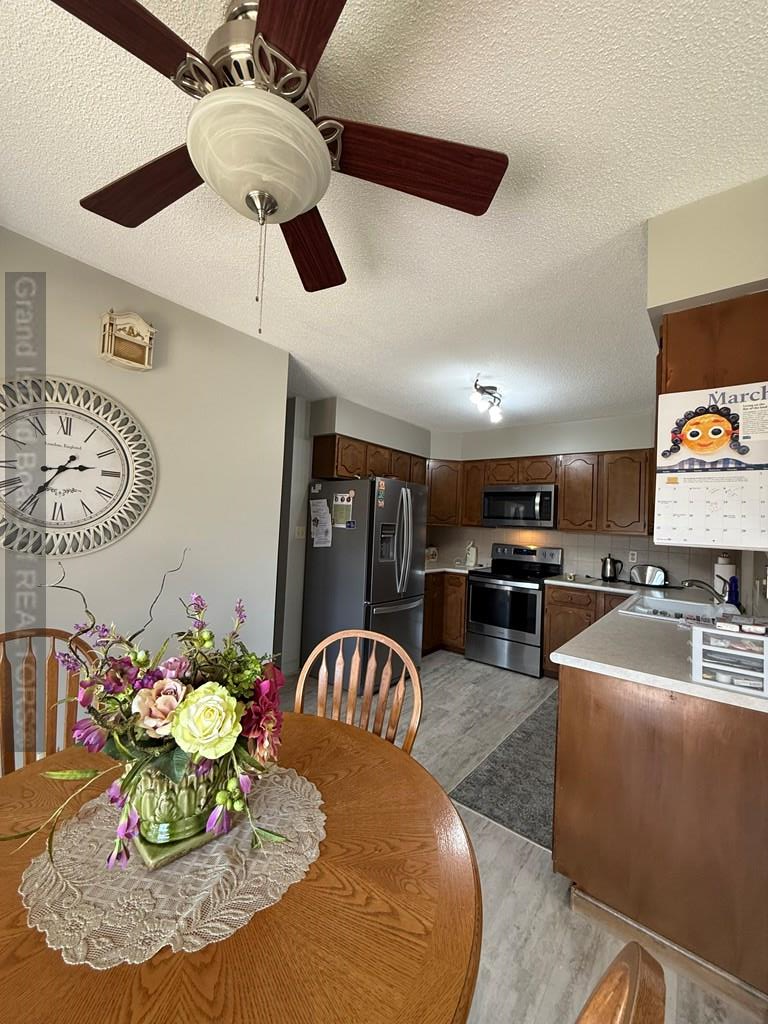 Grand Island, Nebraska 68801, United States, 2 Bedrooms Bedrooms, ,1 BathroomBathrooms,Residential,Active,90002