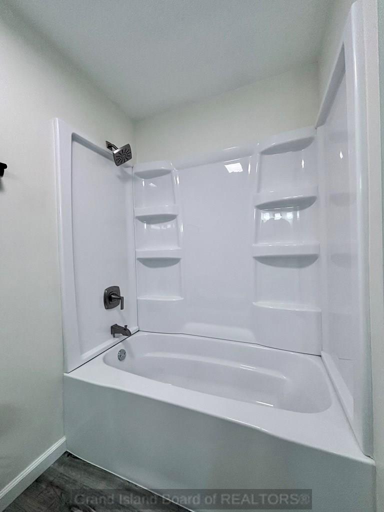 Aurora, Nebraska 68818, United States, 5 Bedrooms Bedrooms, ,2 BathroomsBathrooms,Residential,Active,201052