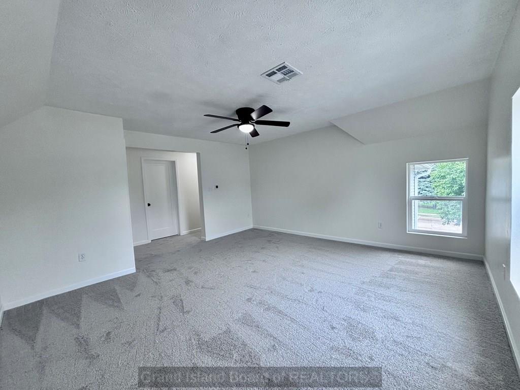 Aurora, Nebraska 68818, United States, 5 Bedrooms Bedrooms, ,2 BathroomsBathrooms,Residential,Active,201052