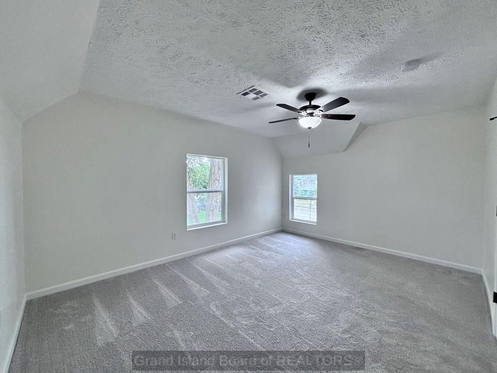 Aurora, Nebraska 68818, United States, 5 Bedrooms Bedrooms, ,2 BathroomsBathrooms,Residential,Active,201052