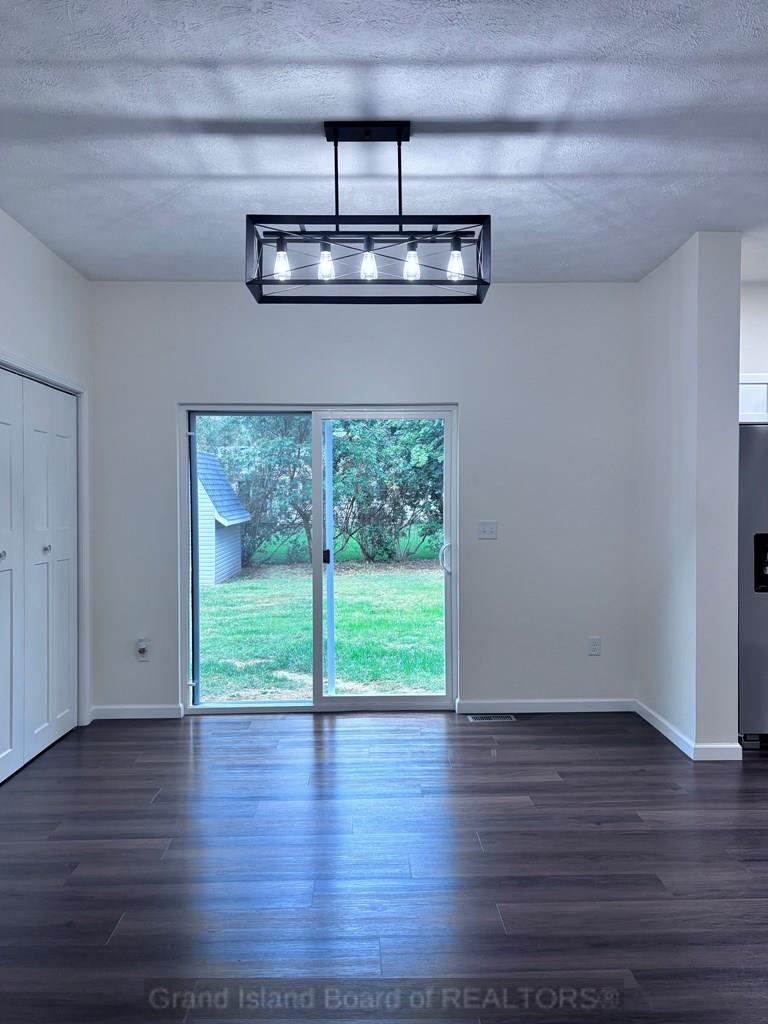 Aurora, Nebraska 68818, United States, 5 Bedrooms Bedrooms, ,2 BathroomsBathrooms,Residential,Active,201052