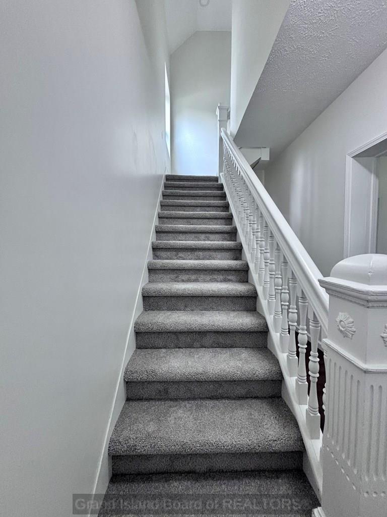 Aurora, Nebraska 68818, United States, 5 Bedrooms Bedrooms, ,2 BathroomsBathrooms,Residential,Active,201052