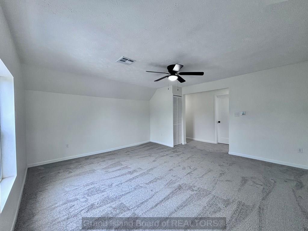 Aurora, Nebraska 68818, United States, 5 Bedrooms Bedrooms, ,2 BathroomsBathrooms,Residential,Active,201052