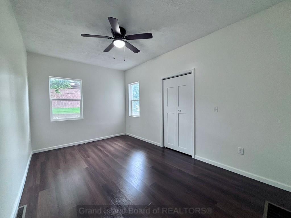 Aurora, Nebraska 68818, United States, 5 Bedrooms Bedrooms, ,2 BathroomsBathrooms,Residential,Active,201052