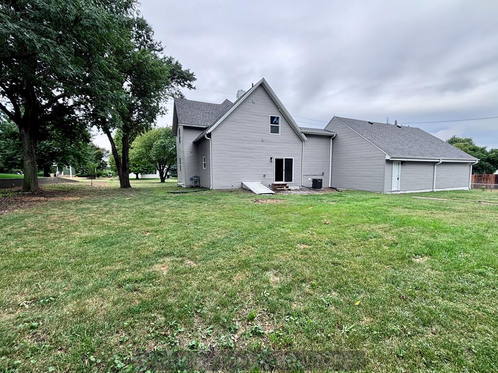 Aurora, Nebraska 68818, United States, 5 Bedrooms Bedrooms, ,2 BathroomsBathrooms,Residential,Active,201052