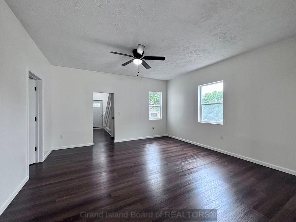 Aurora, Nebraska 68818, United States, 5 Bedrooms Bedrooms, ,2 BathroomsBathrooms,Residential,Active,201052