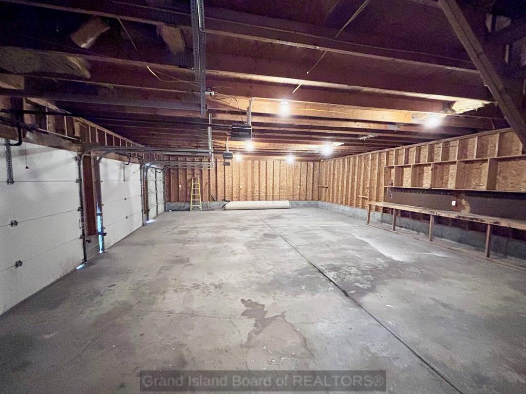 Aurora, Nebraska 68818, United States, 5 Bedrooms Bedrooms, ,2 BathroomsBathrooms,Residential,Active,201052