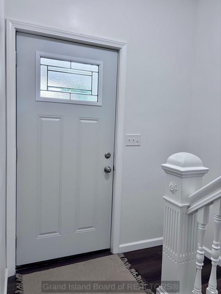 Aurora, Nebraska 68818, United States, 5 Bedrooms Bedrooms, ,2 BathroomsBathrooms,Residential,Active,201052