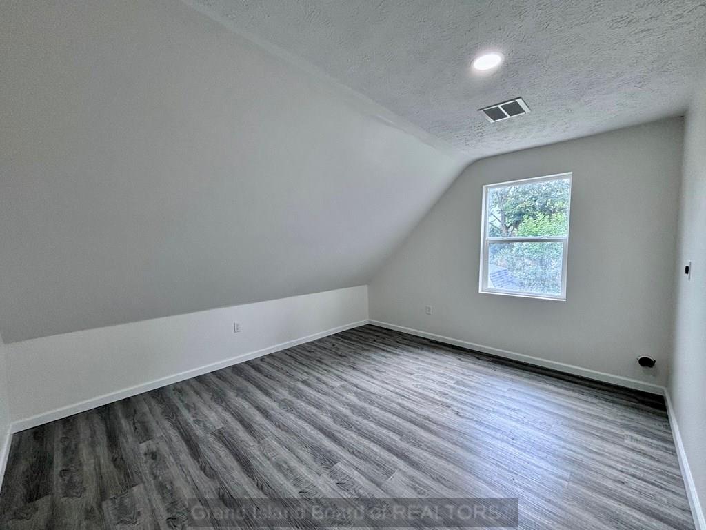 Aurora, Nebraska 68818, United States, 5 Bedrooms Bedrooms, ,2 BathroomsBathrooms,Residential,Active,201052