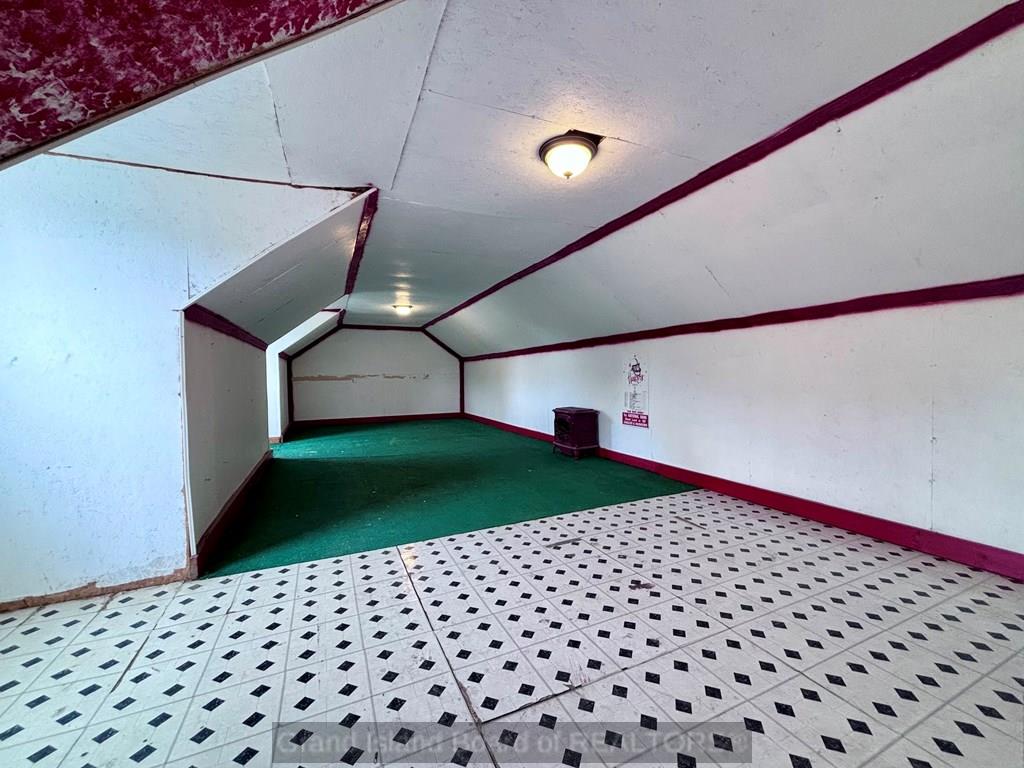 Aurora, Nebraska 68818, United States, 5 Bedrooms Bedrooms, ,2 BathroomsBathrooms,Residential,Active,201052