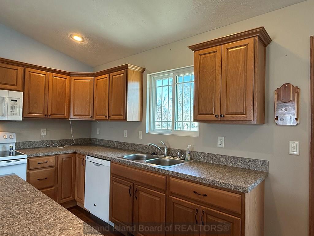 Grand Island, Nebraska 68803, United States, 3 Bedrooms Bedrooms, ,2 BathroomsBathrooms,Residential,Active,98696