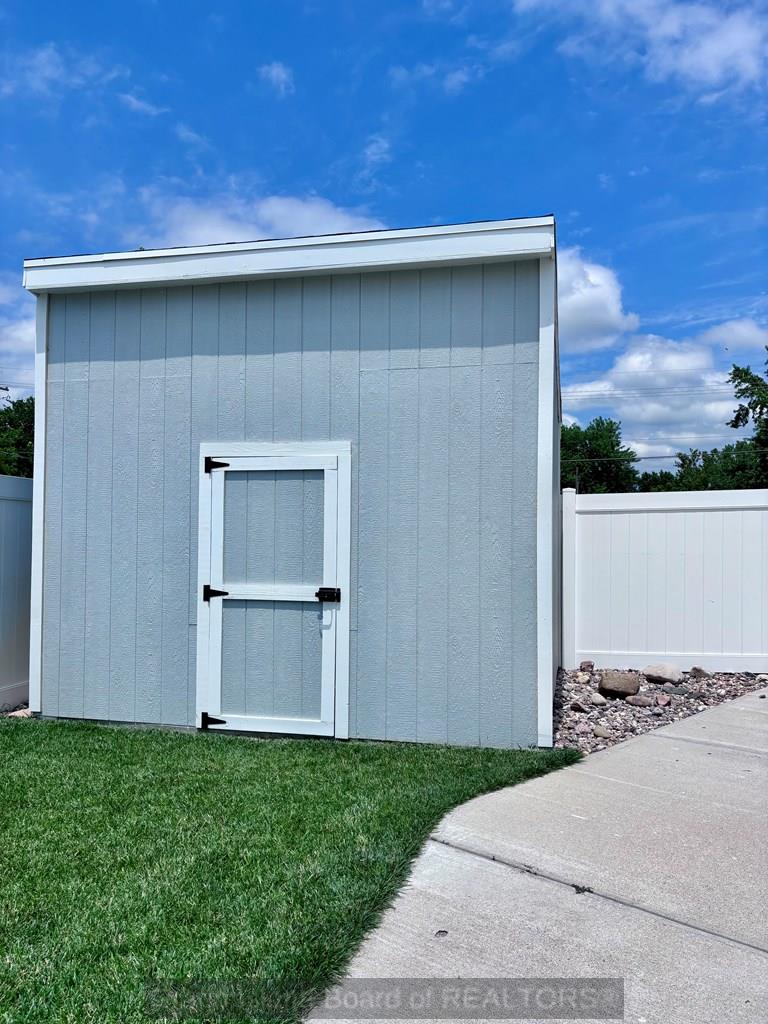 Grand Island, Nebraska 68803, United States, 5 Bedrooms Bedrooms, ,3 BathroomsBathrooms,Residential,Active,162124