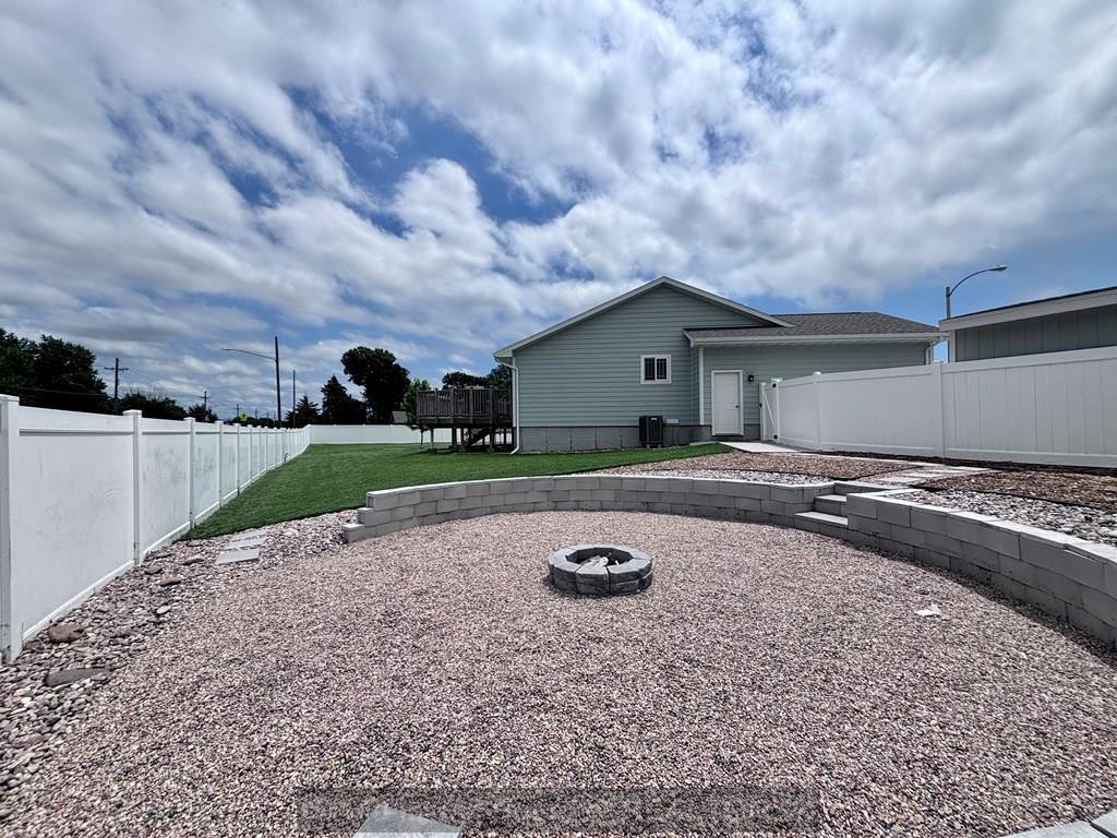 Grand Island, Nebraska 68803, United States, 5 Bedrooms Bedrooms, ,3 BathroomsBathrooms,Residential,Active,162124