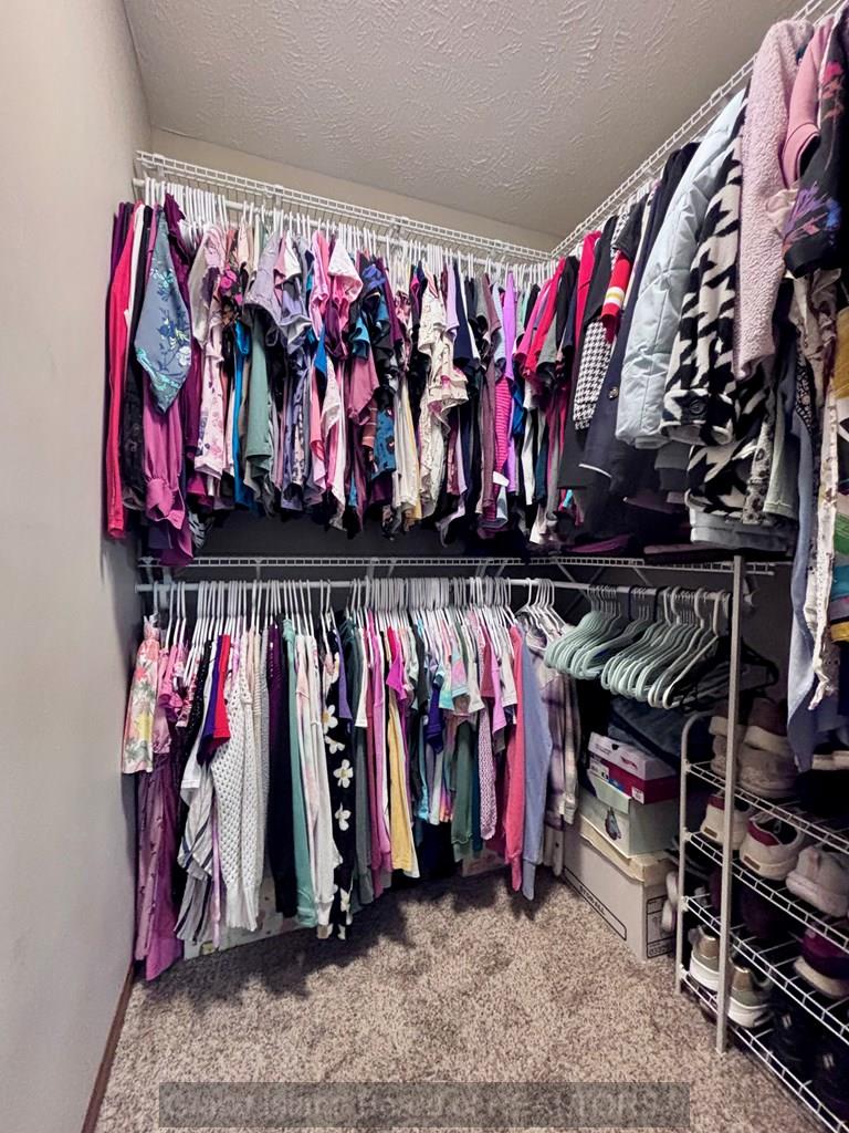 Grand Island, Nebraska 68803, United States, 5 Bedrooms Bedrooms, ,3 BathroomsBathrooms,Residential,Active,162124