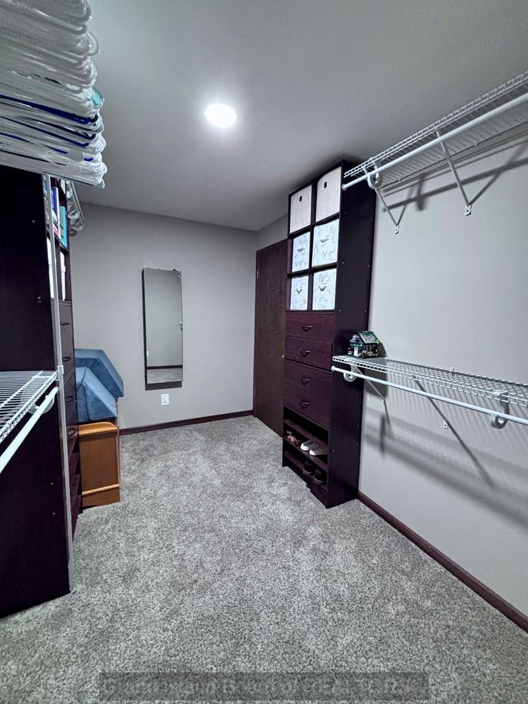 Grand Island, Nebraska 68803, United States, 5 Bedrooms Bedrooms, ,3 BathroomsBathrooms,Residential,Active,162124