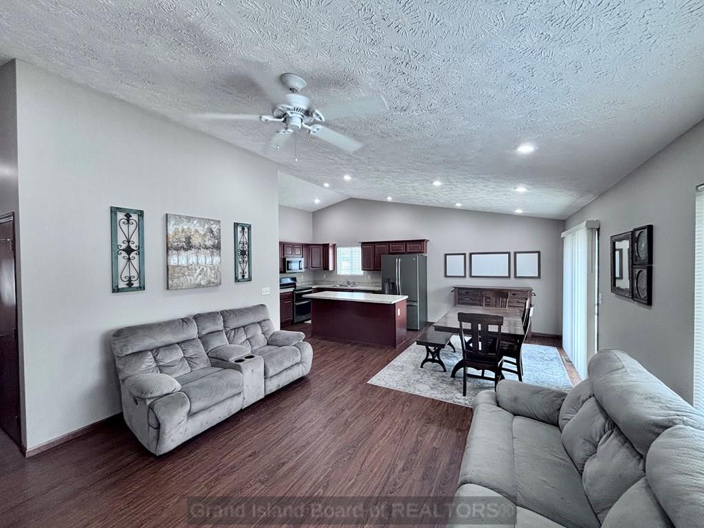 Grand Island, Nebraska 68803, United States, 5 Bedrooms Bedrooms, ,3 BathroomsBathrooms,Residential,Active,162124