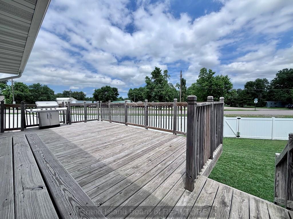 Grand Island, Nebraska 68803, United States, 5 Bedrooms Bedrooms, ,3 BathroomsBathrooms,Residential,Active,162124