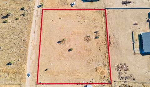 Photo of 8785 Bonanza Road, Phelan, CA 92371 (MLS # IG25015848) Photo of 8785 Bonanza Road, Phelan, CA 92371 (MLS # IG25015848)