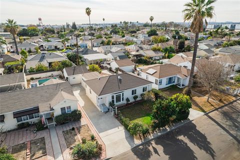 A home in El Monte