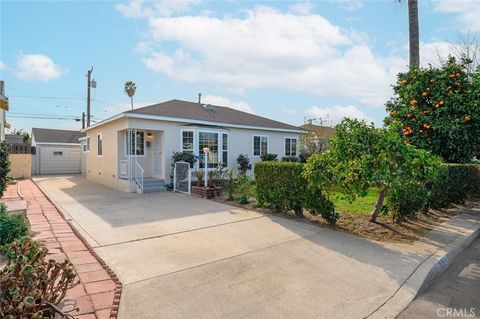 A home in El Monte