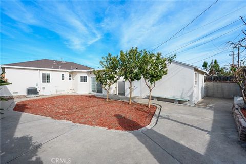 A home in El Monte