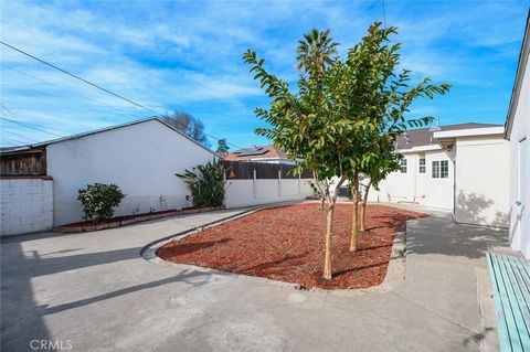 A home in El Monte