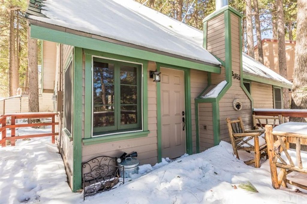 listing image 130726765733857534933