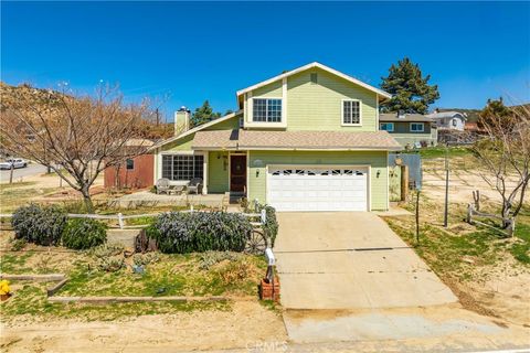 Photo of 14935 Elizabeth Lake Rd Rd, Lake Elizabeth, CA 93532 (MLS # SR25066912) Photo of 14935 Elizabeth Lake Rd Rd, Lake Elizabeth, CA 93532 (MLS # SR25066912)