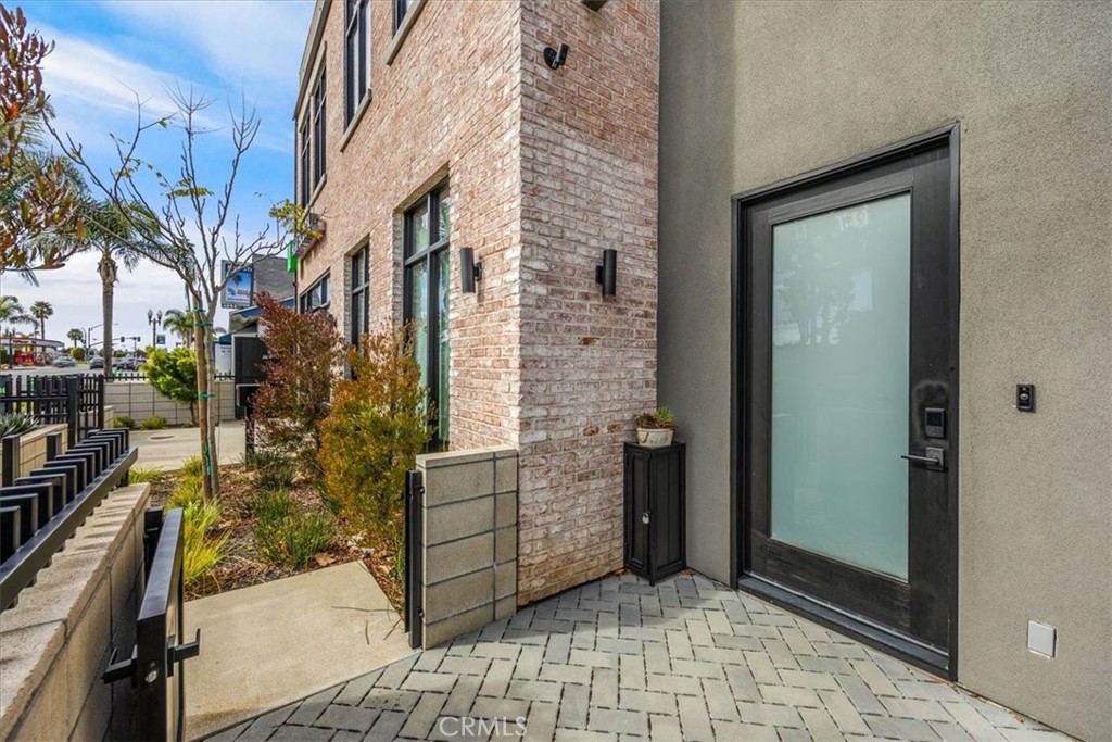 756 W 19th Street B