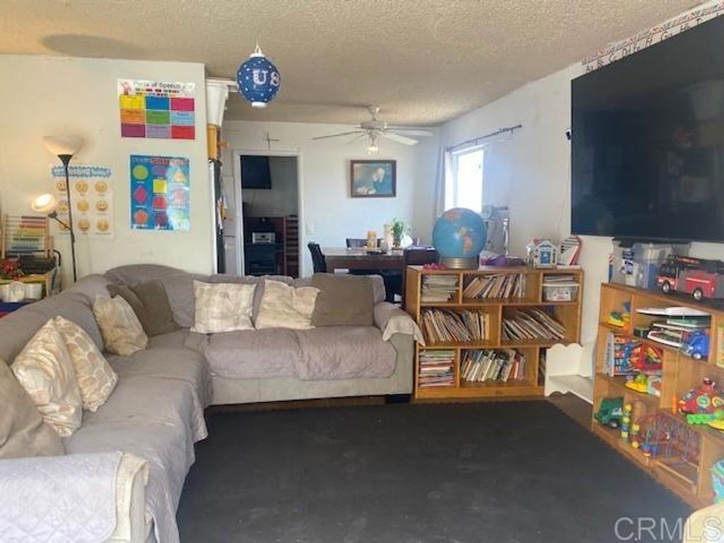 listing image 130722431361904097106